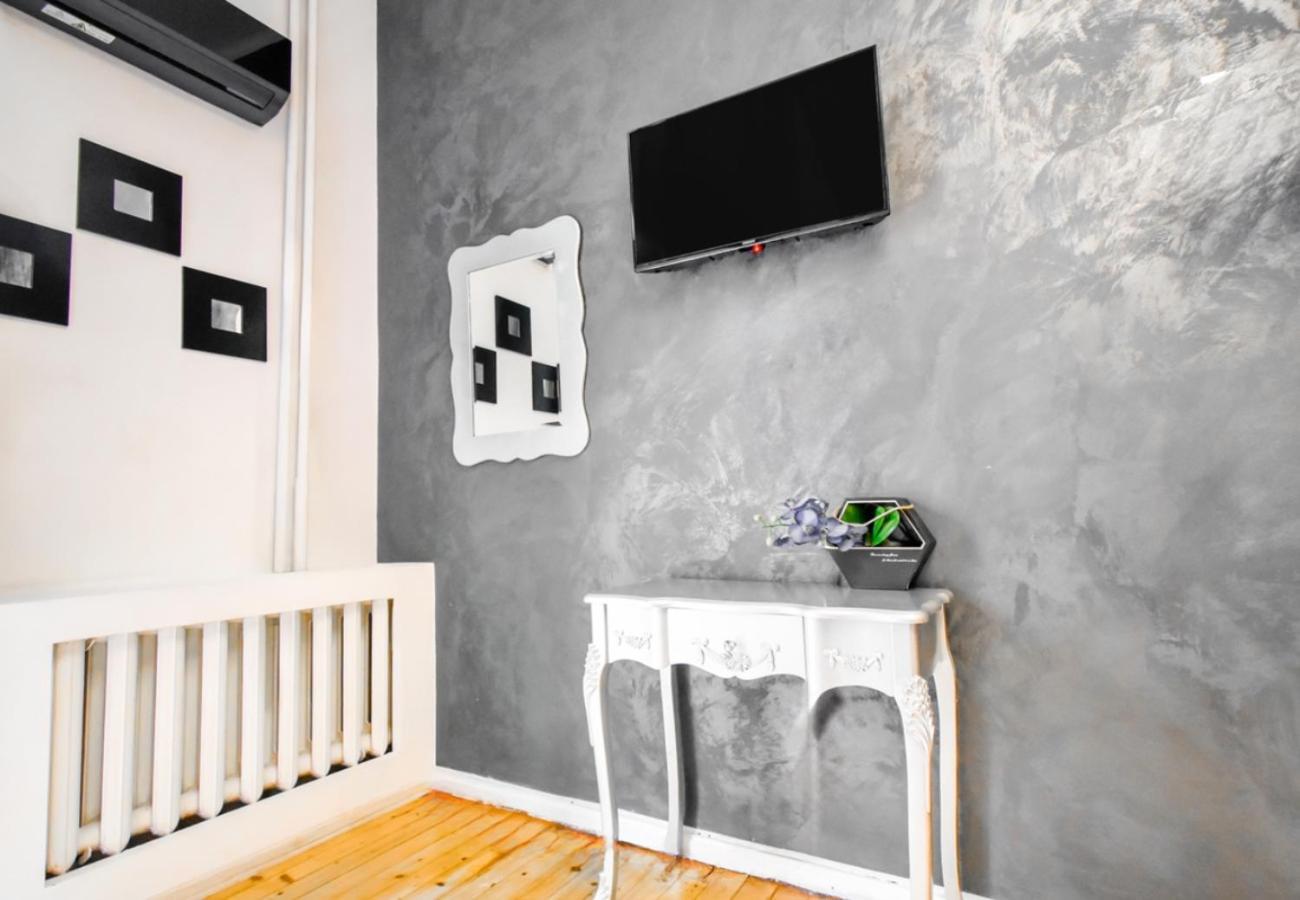 Dietro L Angolo, 2 Bath Apartman Szófia Kültér fotó